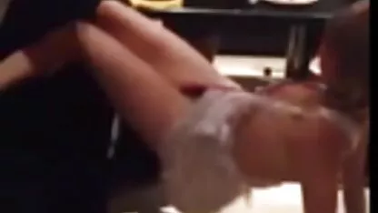 Busty mẹ Olivia Austin quyến rũ một trẻ con riêng và phim sec con hiep me chị với anh ta