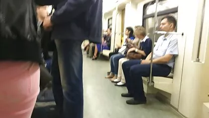 Sexy vẻ đẹp fucks trên những vòi nước của một bodyguard trainer phim sec loạn luân mẹ con