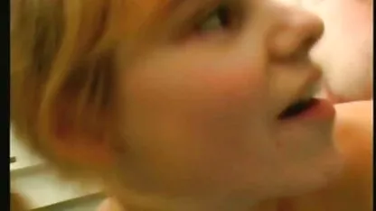 Sexy tóc vàng khiêu dâm ngôi sao cho sec me va con trai phỏng vấn