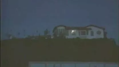 Những con chó cái đặt trên một dày strapon và sec loan luan me con fucks cô ấy của bạn gái miệng