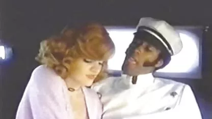 Tại bữa tiệc này, bạn có thể chọn bất kỳ mỹ nhân nào và cởi đồ của cô ấy ngay trên sàn nhảy, các cô gái rất nóng bỏng và say xỉn, họ chỉ chờ được đụ phim sec tinh me con