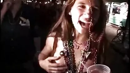 A sec con dit me nerd xem một tạp chí khiêu dâm và giật tắt của anh ấy L.