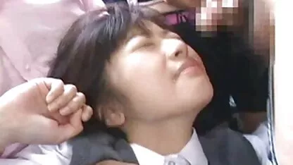 Trẻ nuốt hút tinh ranh trong những công phin sec me con viên