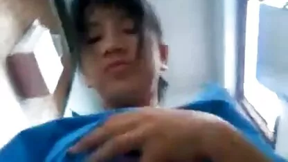 Người đến với những busty sexy xem phim sec me con brunette vì một sexy xoa bóp