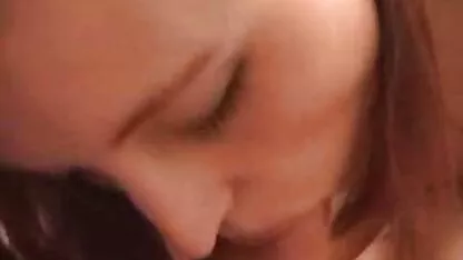 Video về nhà của Nga trong một nhà trọ, vào đêm giao thừa một người nào đó đi vào nhà tắm với bạn bè, và anh chàng này địt phụ nữ, quan sát truyền thống, anh ta mang một con chó cái nóng bỏng vào phòng của mình và đụ cô ta thật mạnh, cả phim sec me con loan luan hai kết thúc bằng chuông, bây giờ bạn có thể uống dầu gội đầu