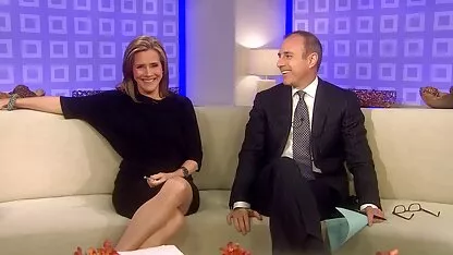 Quan hệ tình dục với một cô gái tóc nâu nóng bỏng sẽ mang lại cho một người đàn ông hói một niềm hạnh phúc Cô ấy đã sẵn sàng cho bất kỳ hành vi đồi bại nào mà anh ta nghĩ ra cho cô ấy, và sau một cuộc làm phin sec me con tình cuồng nhiệt như vậy, cô ấy sẽ kết thúc với bộ ngực to và nuôi con gà bằng tinh trùng của anh ta