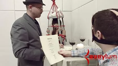 Một con chó cái ngọt ngào nằm trên giường và vuốt ve phim sec mẹ con âm hộ của cô ấy, nhưng cô ấy muốn nhiều hơn và cô ấy gọi bạn của mình để được giúp đỡ, người được trang bị một dương vật giả dày, giúp bạn của cô ấy hoàn thành