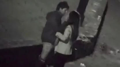 Người giám phim sec loan luon me va con thị dâm dục đã mở phòng giam, và bước vào đó, cô ta thay thế các lỗ của mình cho tù nhân