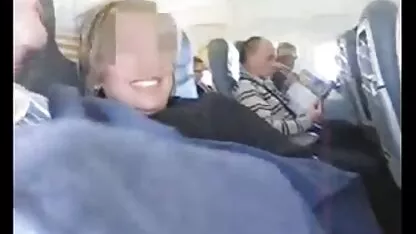 Milf phim sec me con loan luan với Lớn to nằm trên bàn và đợi cho một liếm