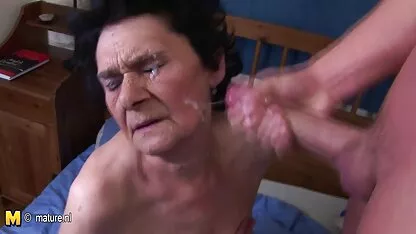 Busty sec dit me vo vẻ đẹp chị với một người bơm lên và được một cực khoái