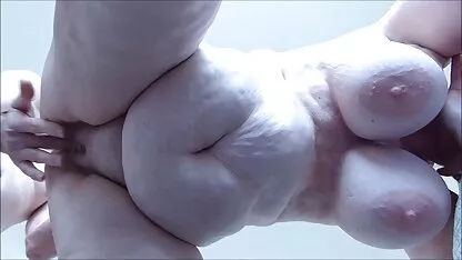 Trẻ brunette Joseline Kelly sec con dit me hút đối tác của lớn vòi nước tốt