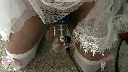 Một sinh viên trẻ, đồi trụy đã đột nhập vào nhà của người hàng xóm trưởng thành của mình và quyết liệt đụ người dì ngon ngọt này với dương vật đàn hồi của anh phim sec me con dit nhau ta