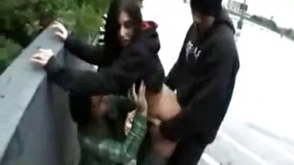 Một vẻ đẹp nóng bỏng với khổng lồ to chị với sec mẹ con một hói nam