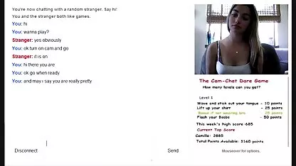 Một người phụ nữ bước vào phòng và nhìn thấy gã đụ của mình đang ngửi quần lót của mình và giật ra, cô ấy mắng anh ta, nhưng anh ta quá phấn khích nên anh ta đè phim sec me va con trai cô ta xuống giường và địt mạnh