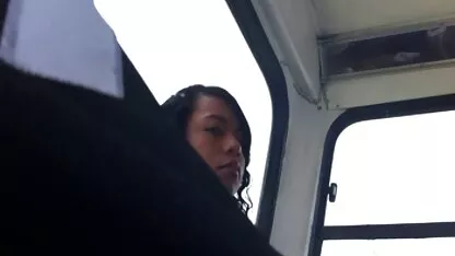 Trẻ phim sec loan luan me vo sexy brunette Sandra Luberc fucks với một trưởng thành người yêu