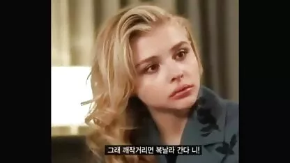 Đồng tính nữ trẻ phim sec me con dit nhau nghịch ngợm trong bãi đậu xe gần xe